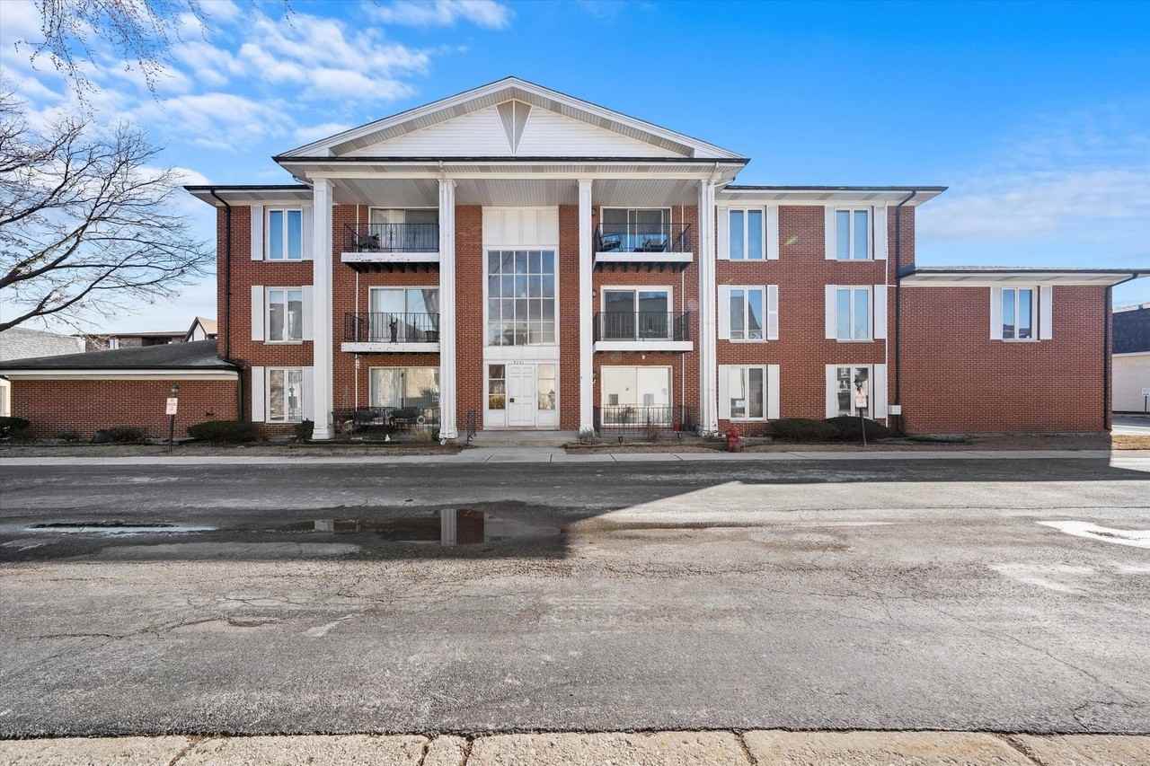 5721 Circle Dr #304
