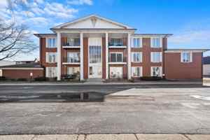 featured image of 5721 Circle Dr #304