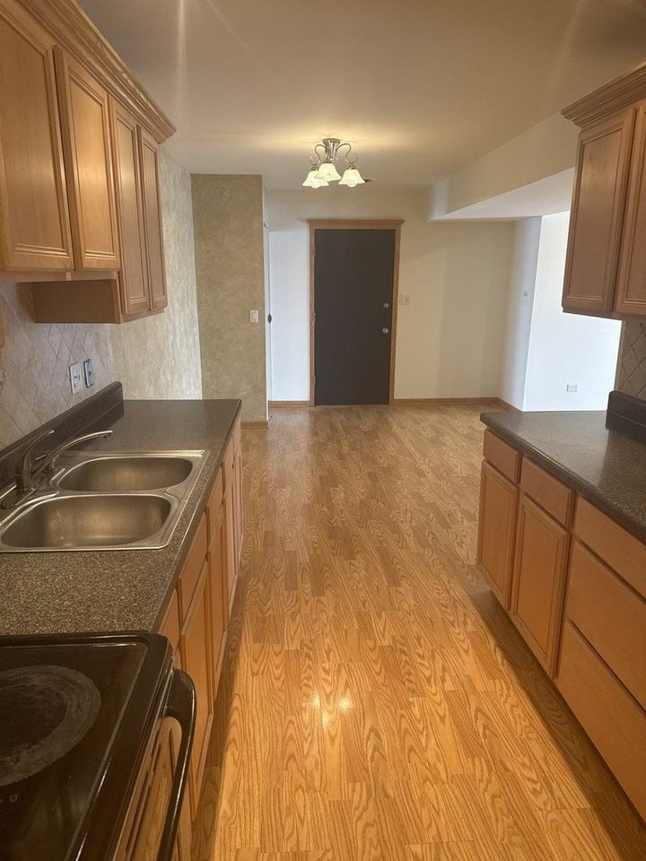 5721 Circle Dr #304 - Photo 5 of 10