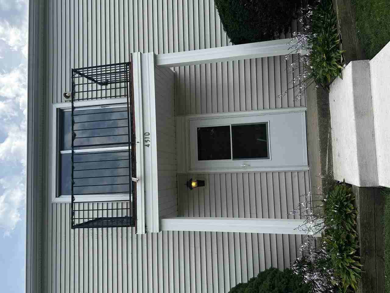 451 James Ct #D - Photo 2 of 9