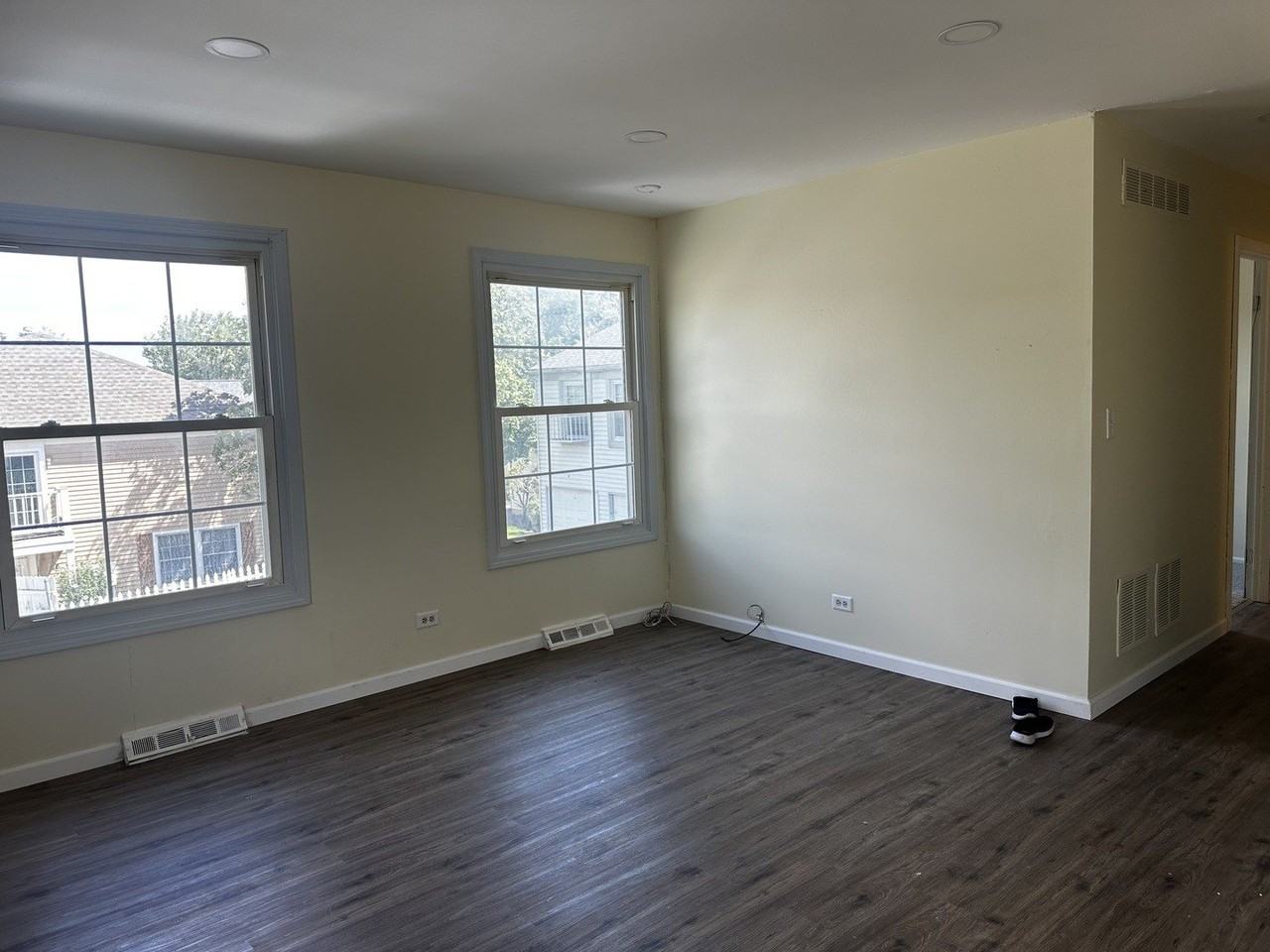 451 James Ct #D - Photo 3 of 9
