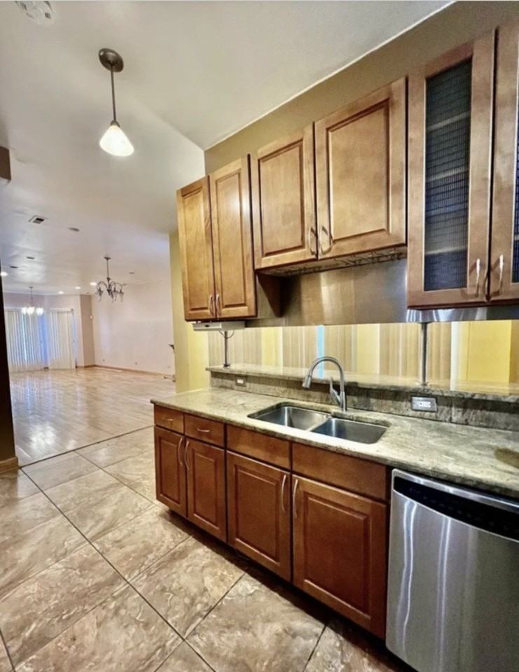3408 W Monroe St - Photo 4 of 11