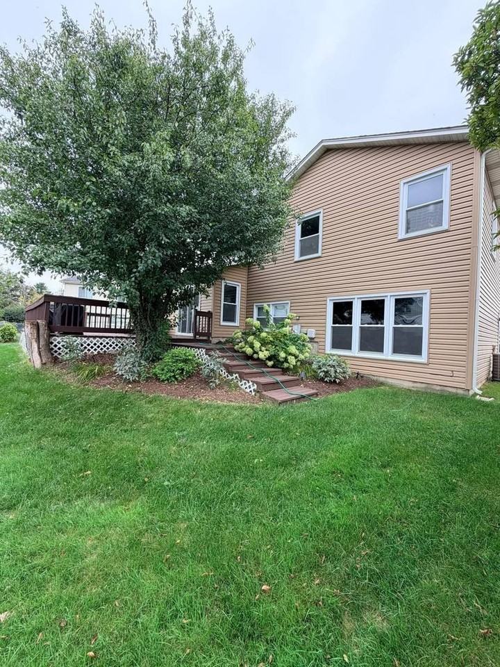 136 Appleby Dr - Photo 2 of 7