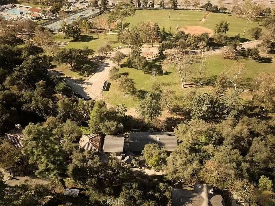 521 Fremont Dr - Photo 5 of 5