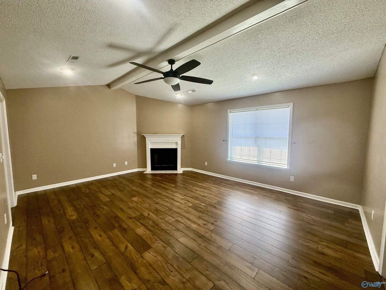 1501 Elizabeth Dr Sw - Photo 3 of 9
