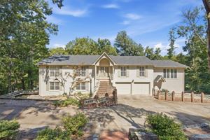 featured image of 2214 Briarcliff Rd Se