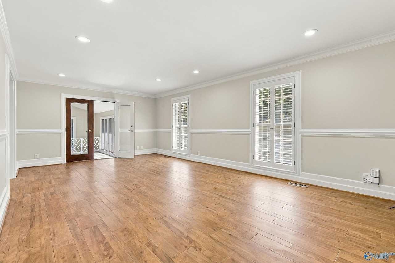 2214 Briarcliff Rd Se - Photo 5 of 22