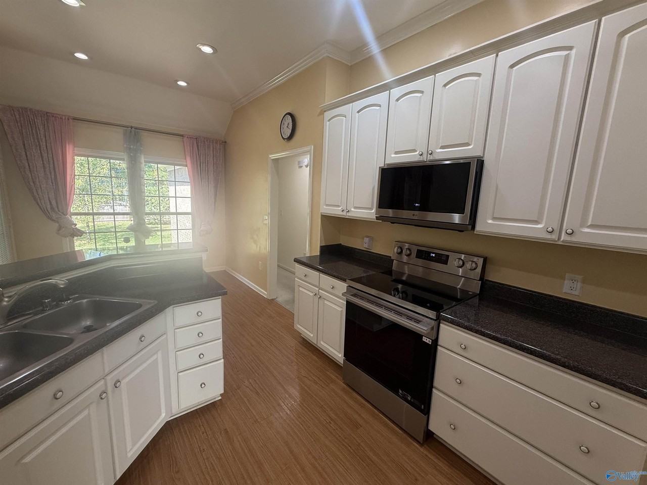 1719 Weymouth Ln Nw - Photo 6 of 17