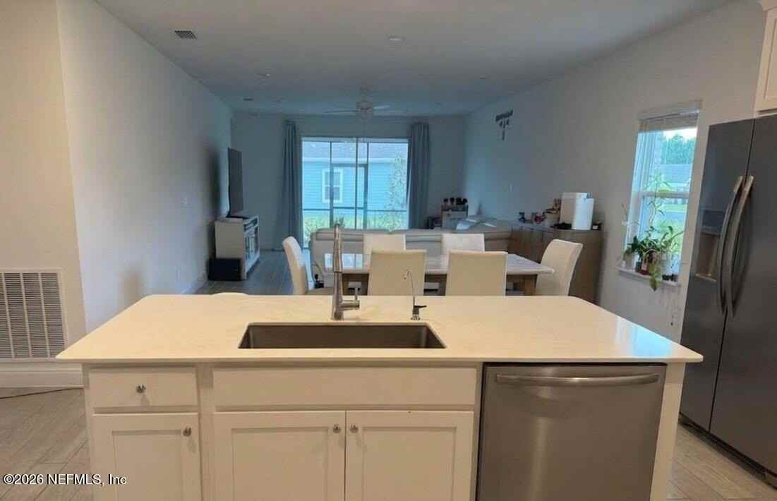 450 Kingbird Dr - Photo 2 of 3