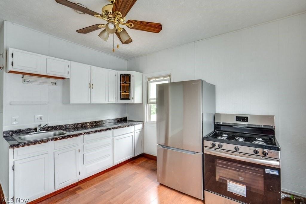 2118 Denison Ave - Photo 4 of 15
