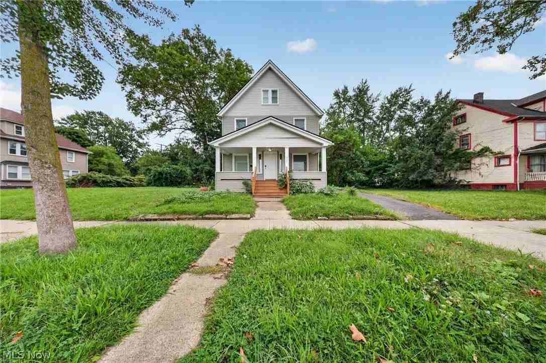 10524 Lee Ave - Photo 2 of 32