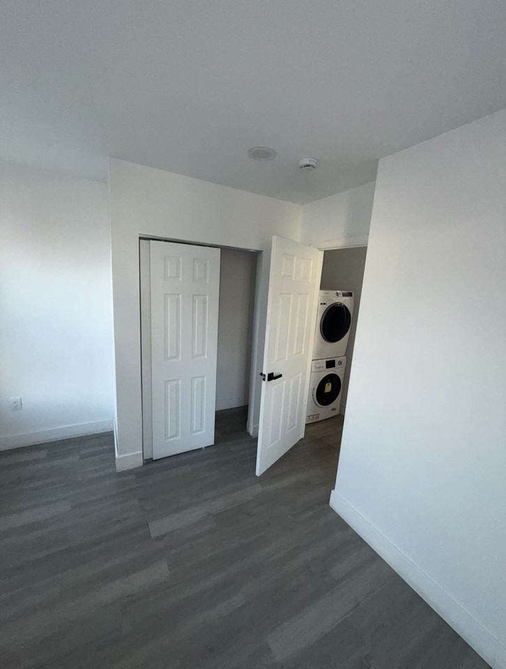 6400 Glenmore Ave Unit 1 - Photo 3 of 5
