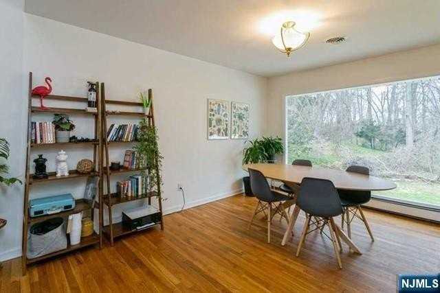 165 Grant Ave - Photo 4 of 20