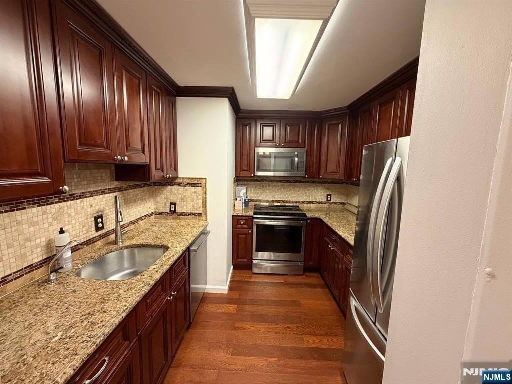 200 Grand Cove Way #3H - Photo 5 of 16