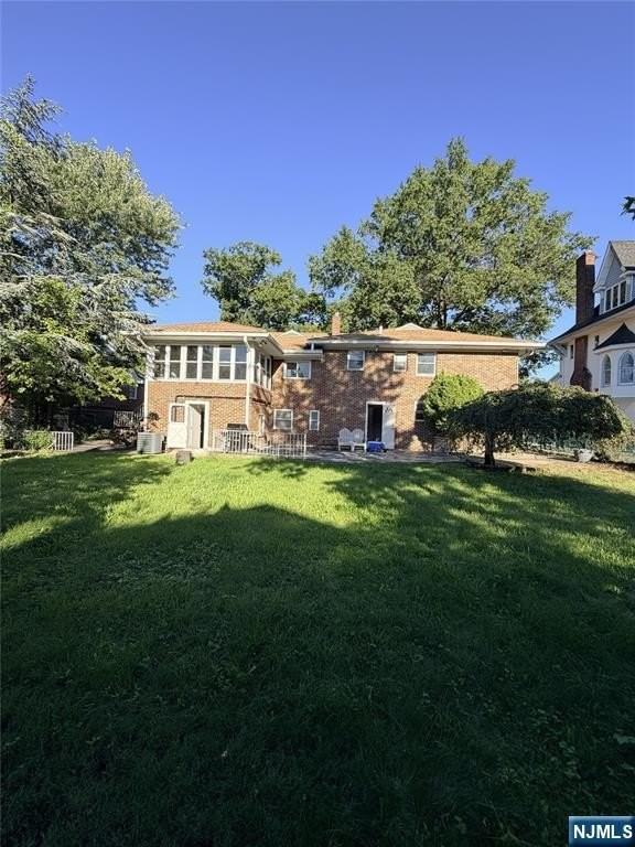 1069 Palisade Ave - Photo 3 of 24