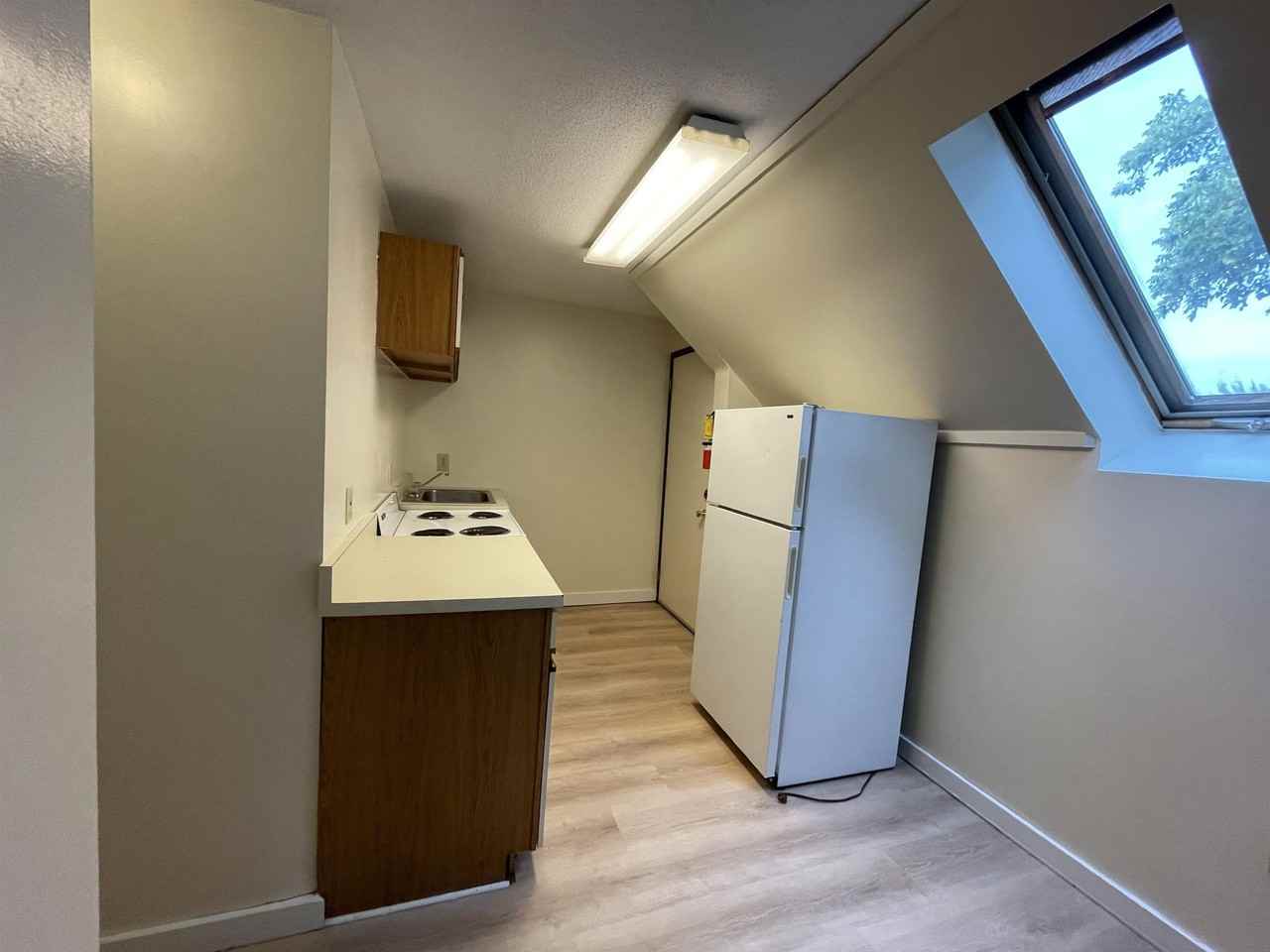 37 Killington Ave #8 - Photo 5 of 7