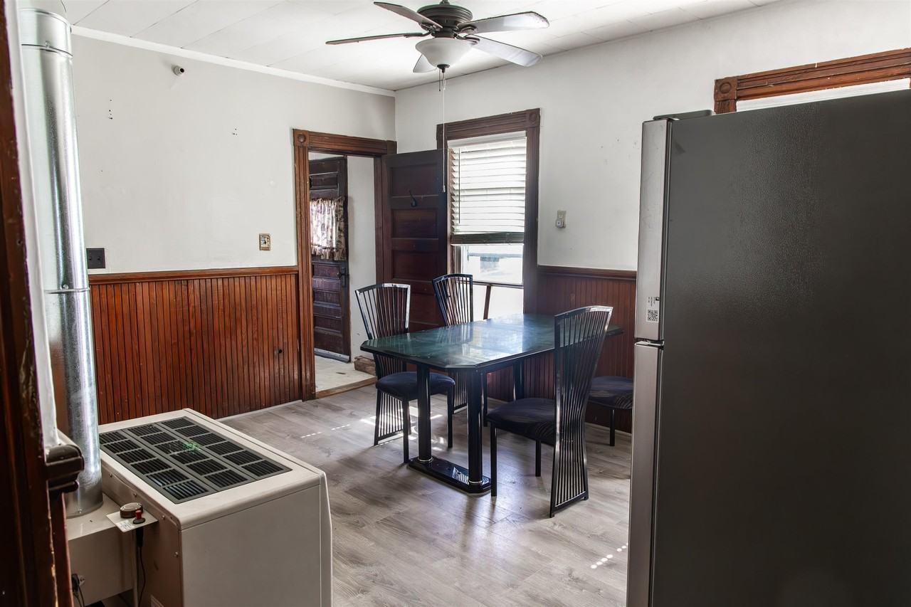 139 Young St #2 - Photo 6 of 21