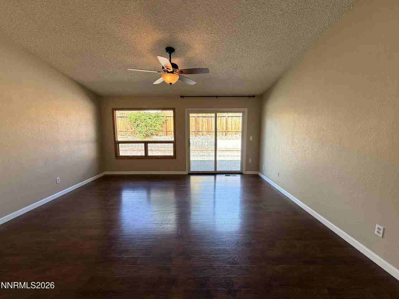 1076 Palmwood Dr - Photo 3 of 23