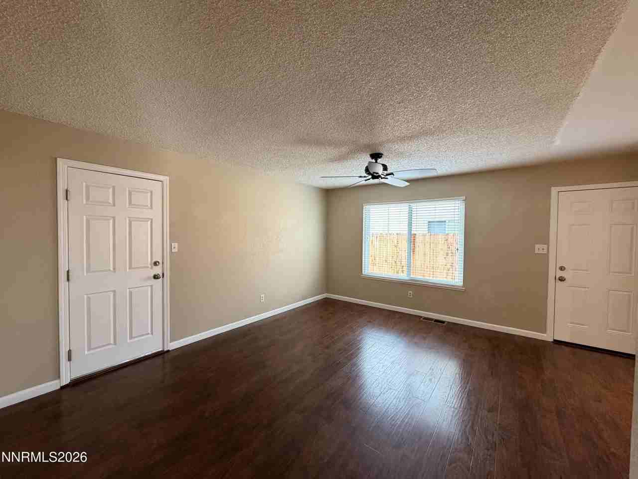1076 Palmwood Dr - Photo 5 of 23