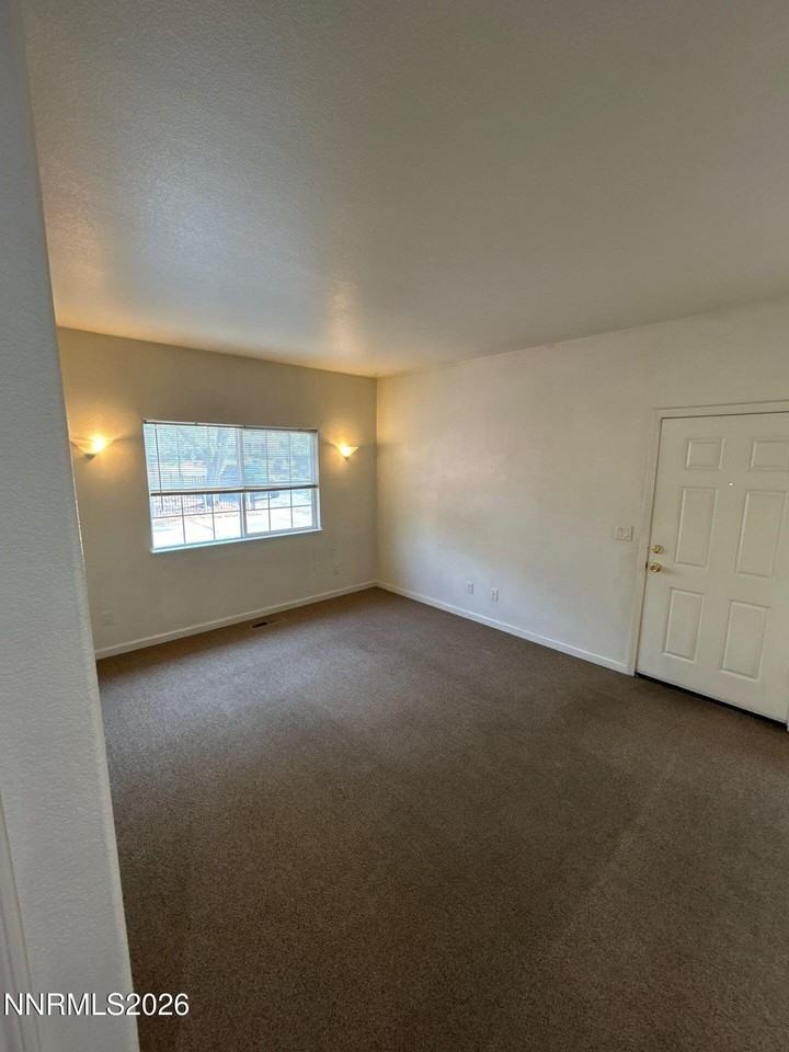 711 19th St - Photo 4 of 13