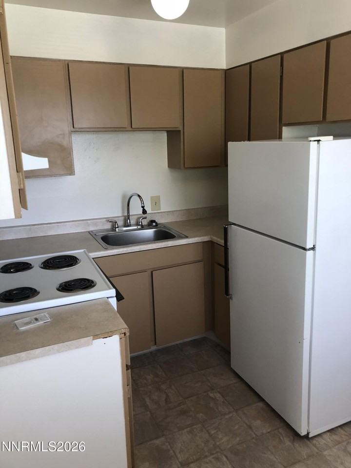 150 Mount Rose St #6 - Photo 4 of 10