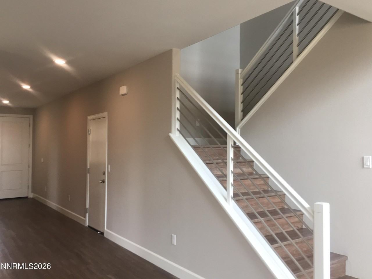 1206 Silver Coyote Dr - Photo 4 of 9