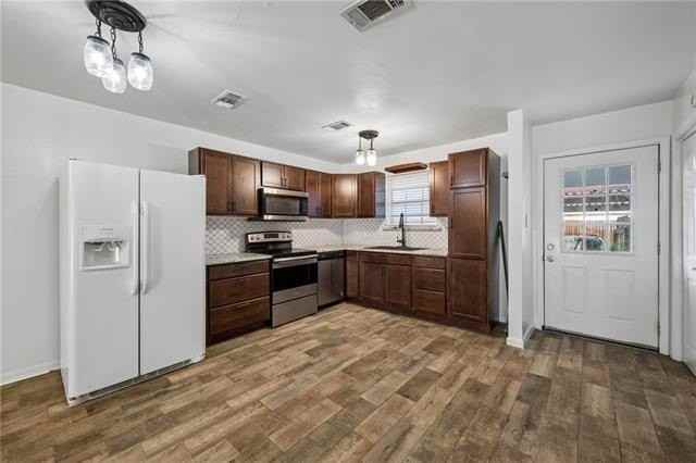 4360 Stumberg Ln - Photo 3 of 16