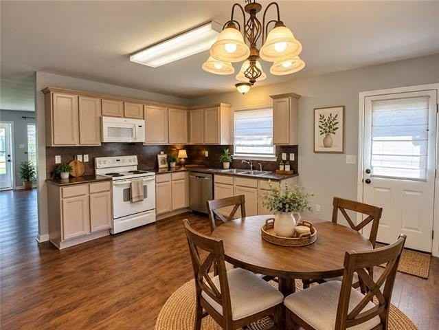 1622 Penrose St - Photo 3 of 10