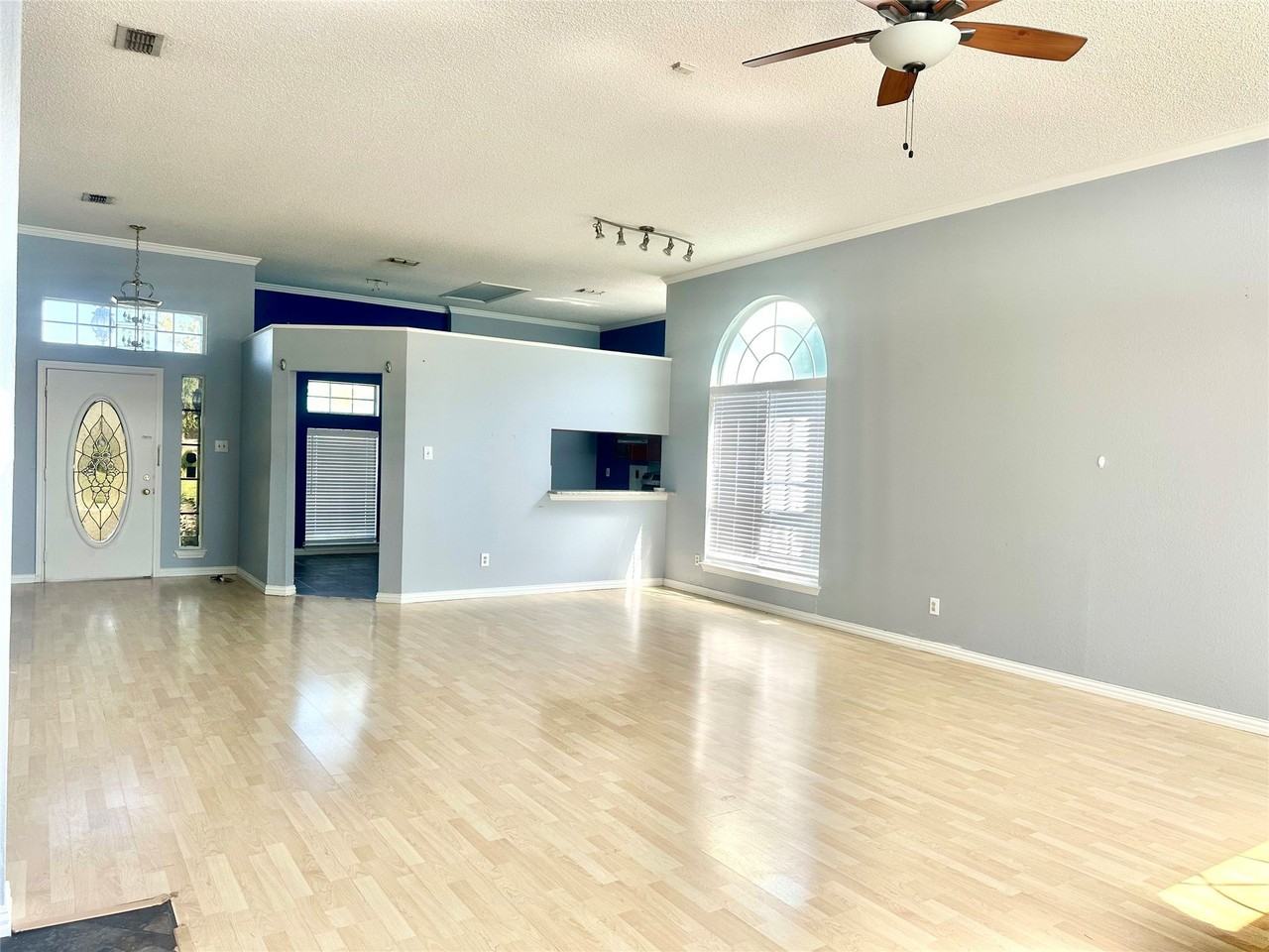 1214 Wagon Wheel Rd - Photo 3 of 14