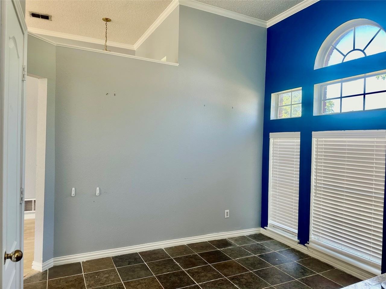 1214 Wagon Wheel Rd - Photo 6 of 14