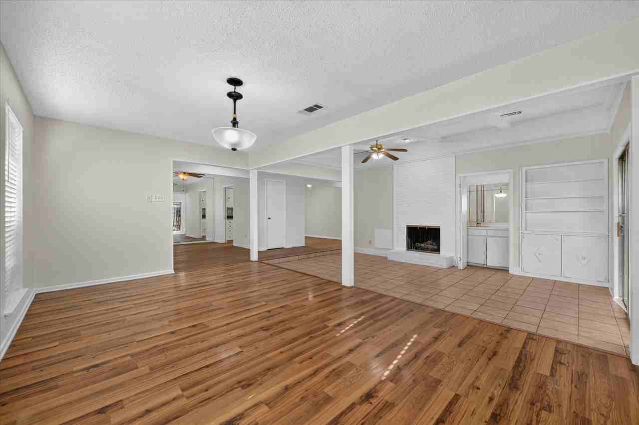 4900 Inverness Ave - Photo 4 of 27