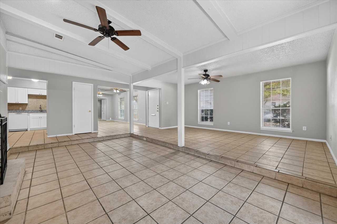 4902 Inverness Ave - Photo 4 of 25