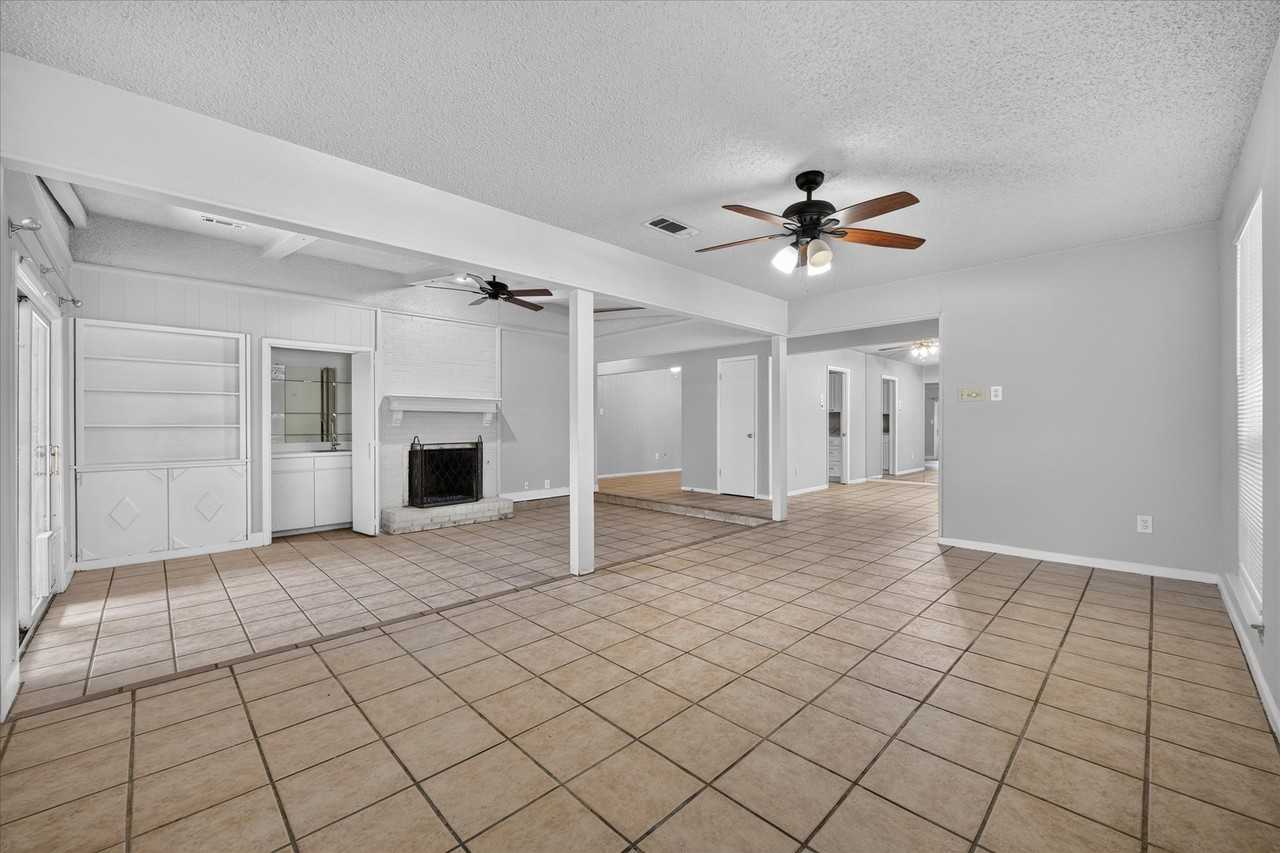 4902 Inverness Ave - Photo 6 of 25