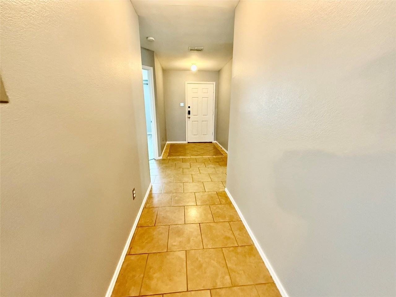 1217 Evergreen St - Photo 3 of 21