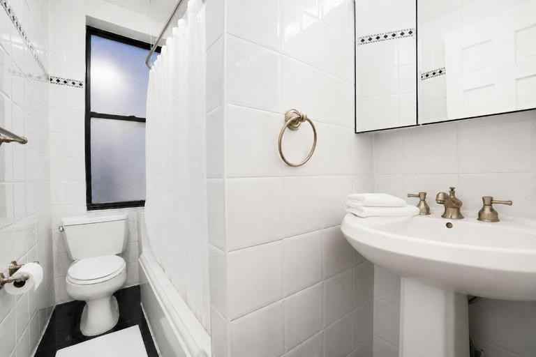 200 W 90th St - Photo 5 of 10