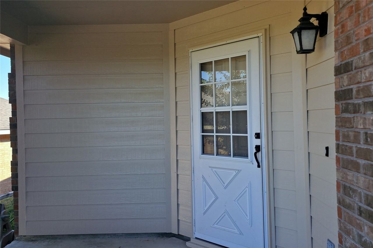 5108 Waterford Dr - Photo 2 of 34