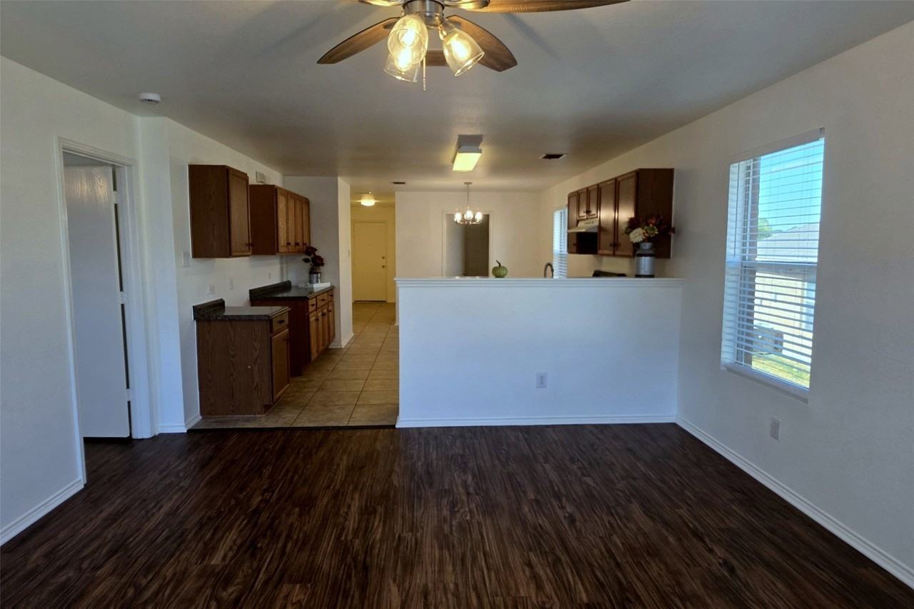 5108 Waterford Dr - Photo 4 of 34