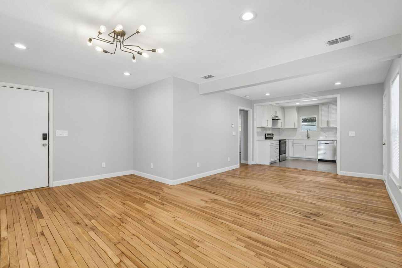 3308 Inwood Rd - Photo 2 of 5