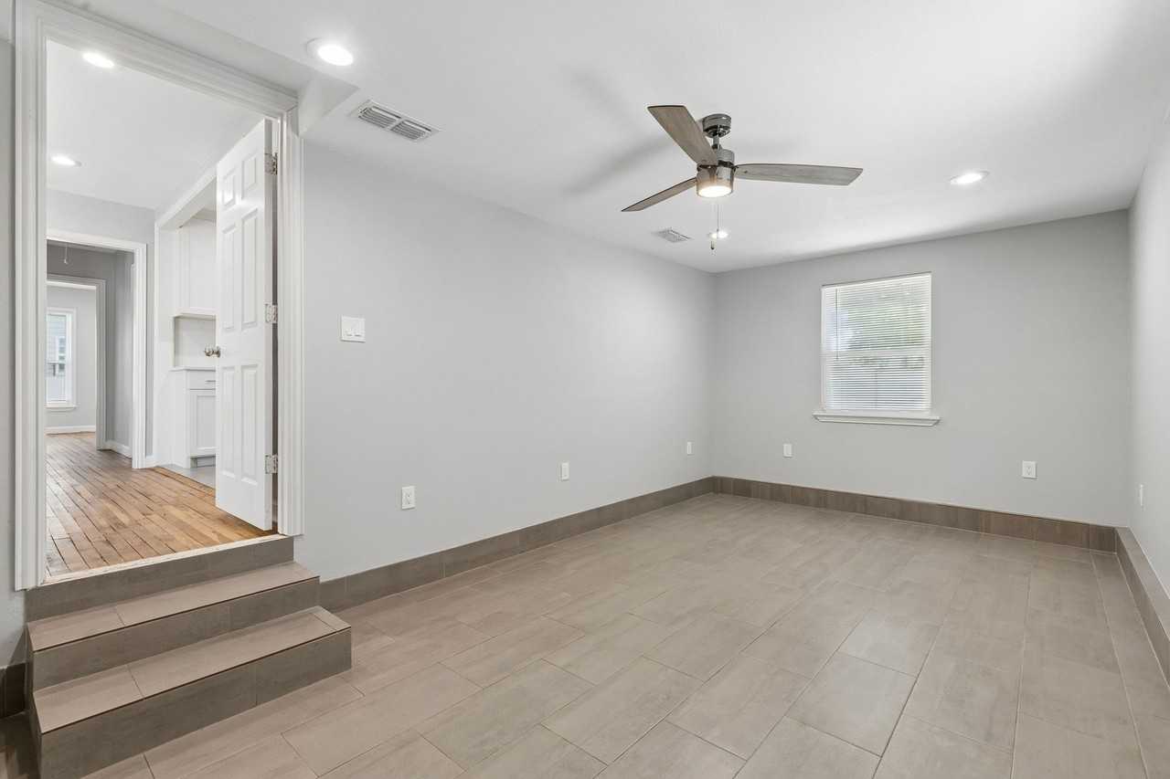 3308 Inwood Rd - Photo 3 of 5