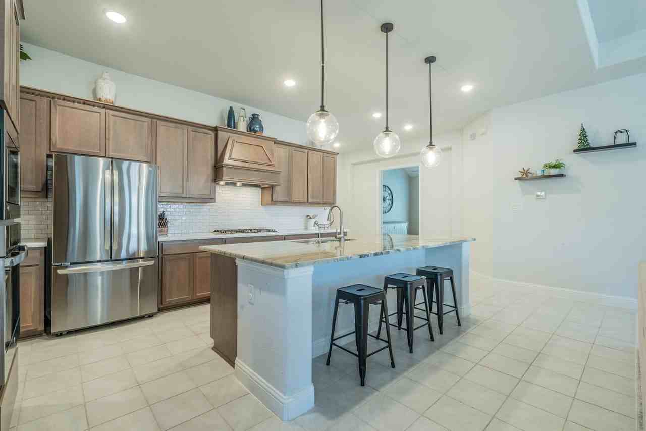 8116 Maybury - Photo 5 of 25