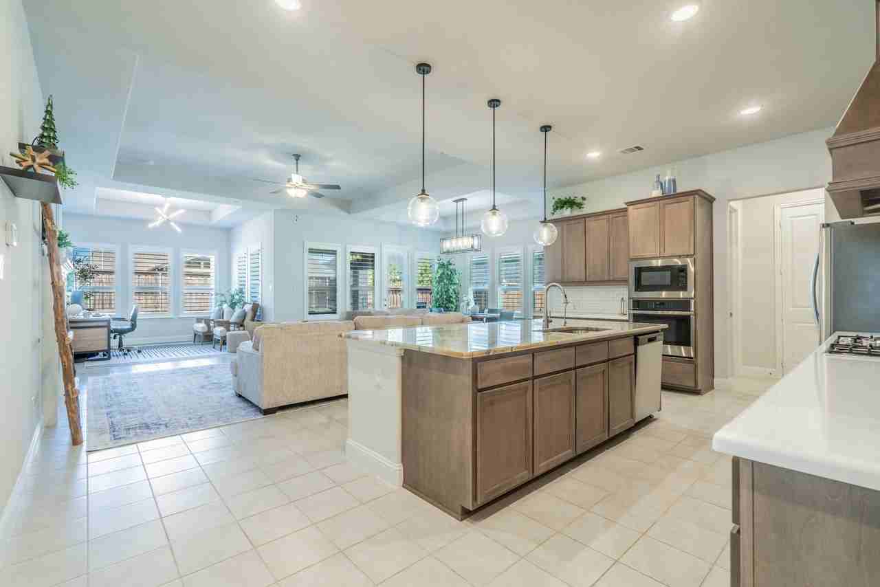 8116 Maybury - Photo 7 of 25
