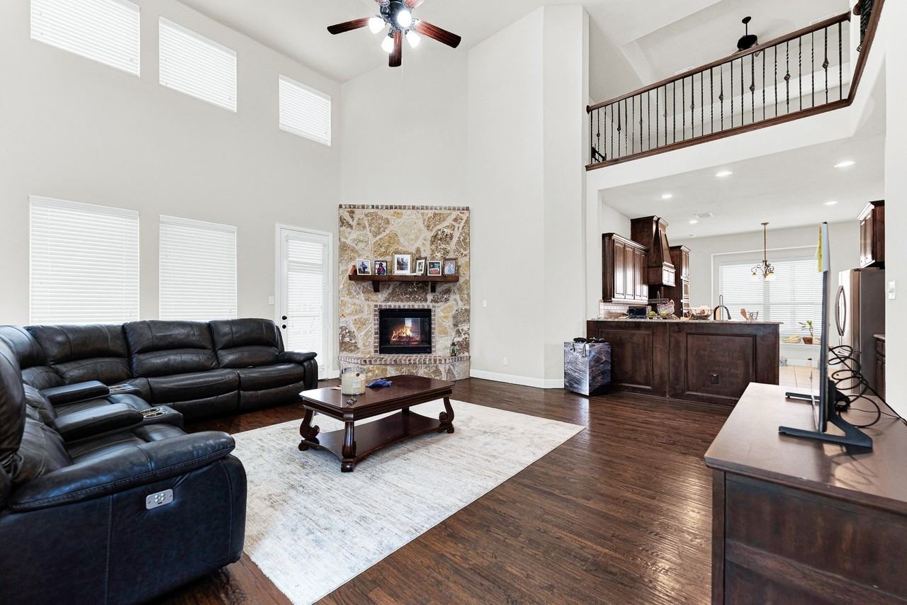 12038 Big Springs Dr - Photo 5 of 29