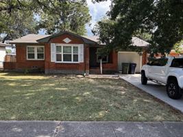 featured image of 202 E Carolyn Dr