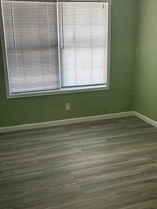 202 E Carolyn Dr - Photo 4 of 18
