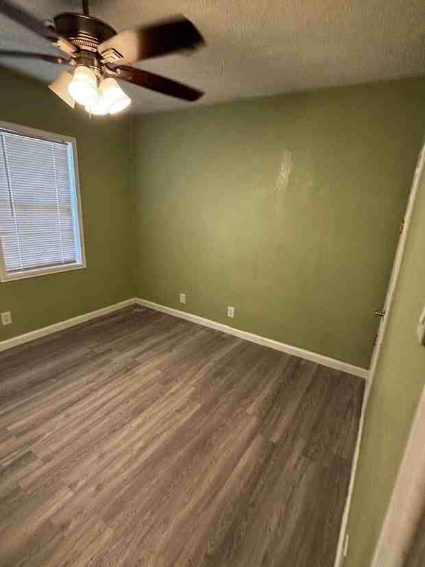 202 E Carolyn Dr - Photo 6 of 18
