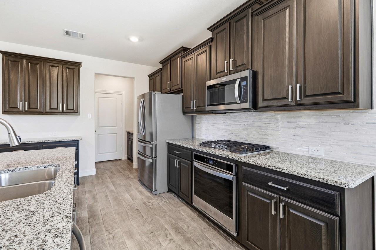 8416 Caribou Dr - Photo 3 of 30