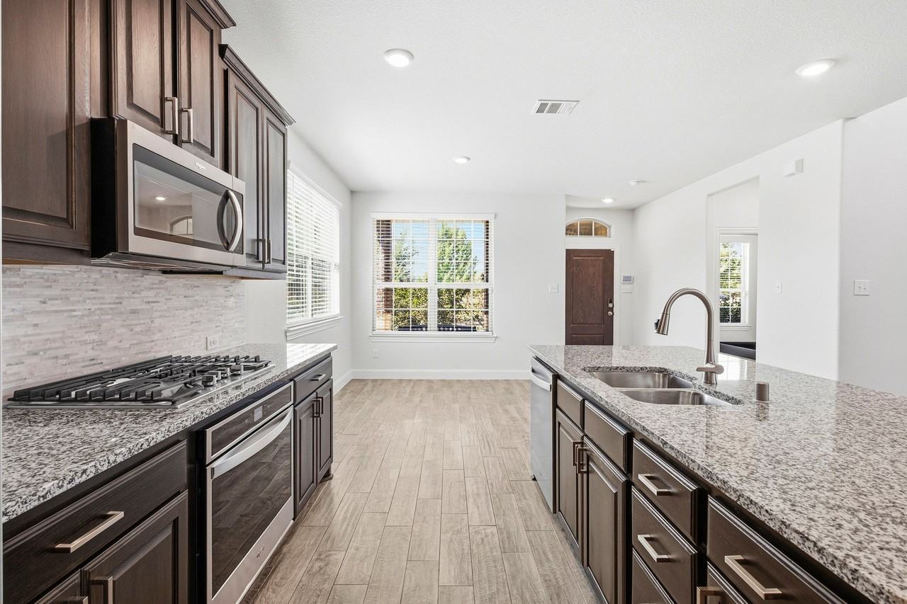 8416 Caribou Dr - Photo 4 of 30