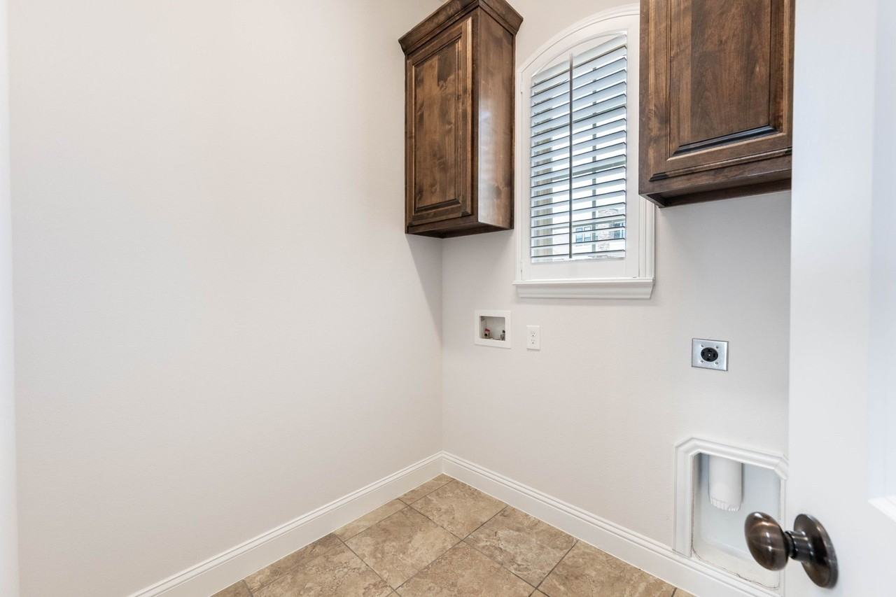 2313 Windjammer Way - Photo 7 of 40