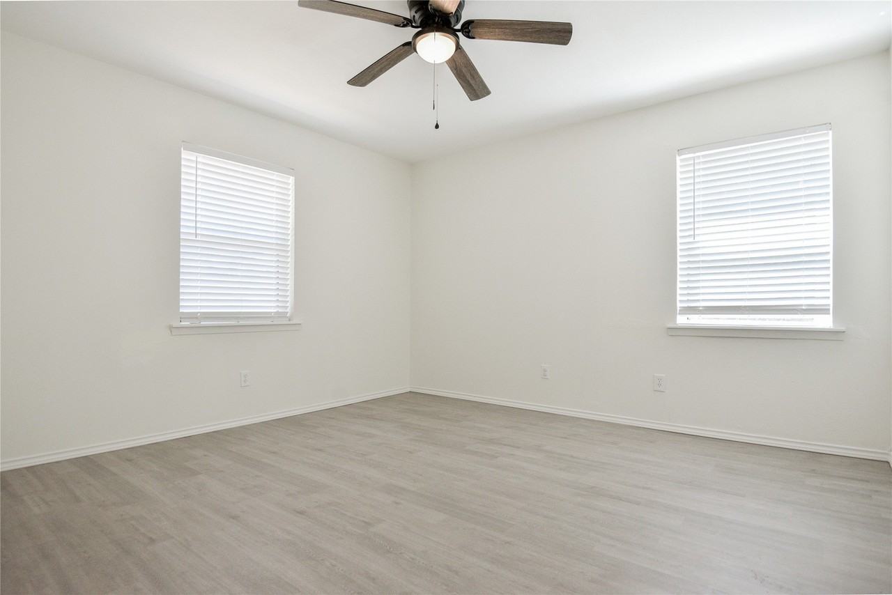 508 Rogers Way - Photo 7 of 19