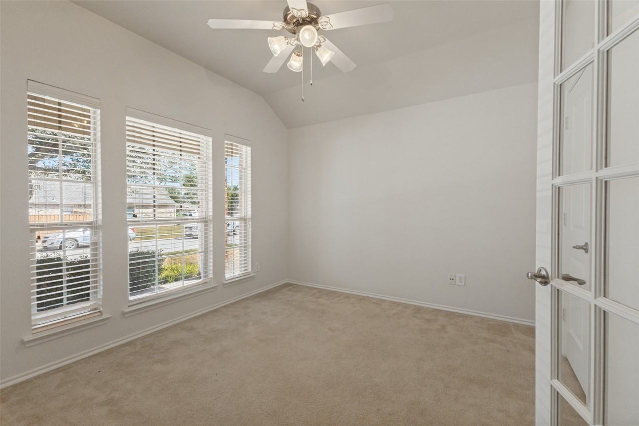 608 Byron Nelson Dr - Photo 5 of 25